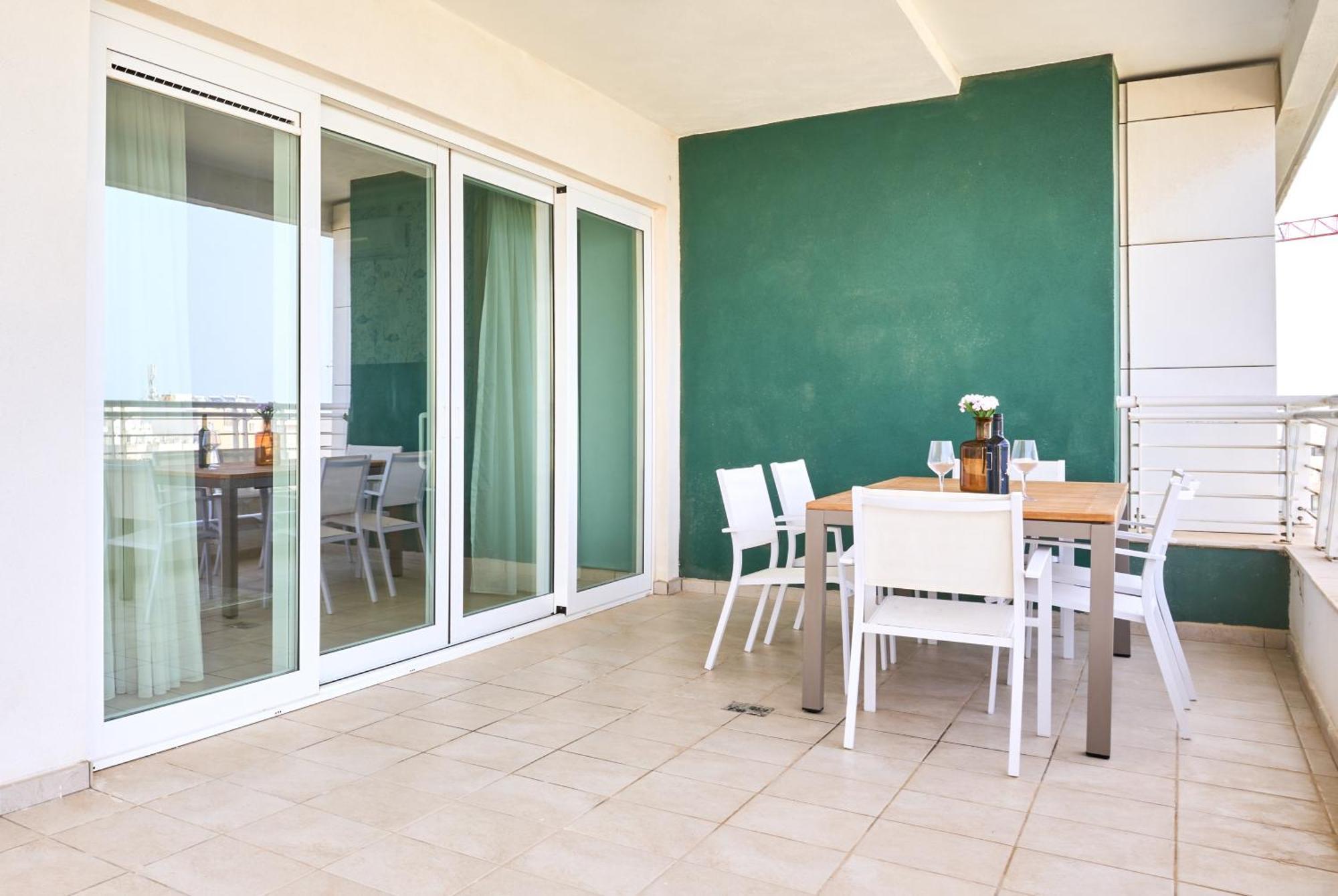 Stunning 3-Bedroom Seaview Retreat In Fort Cambridge 슬리에마 외부 사진
